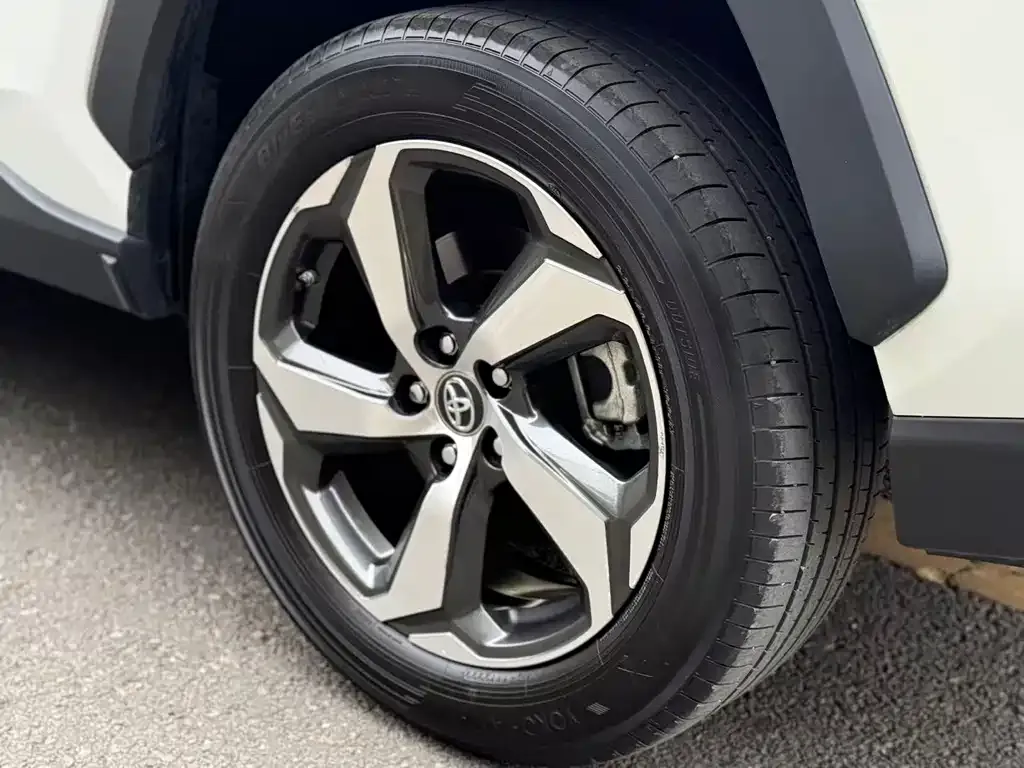 Toyota RAV4 2022 из CN, фото 10