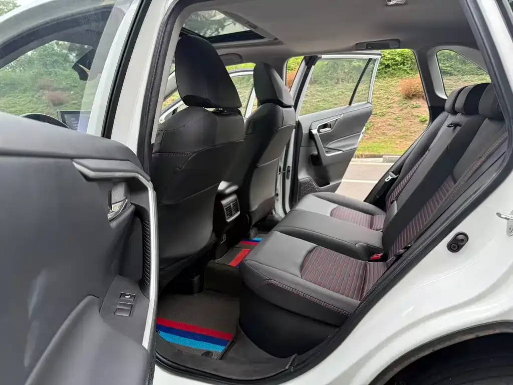 Toyota RAV4 2022 из CN, фото 8