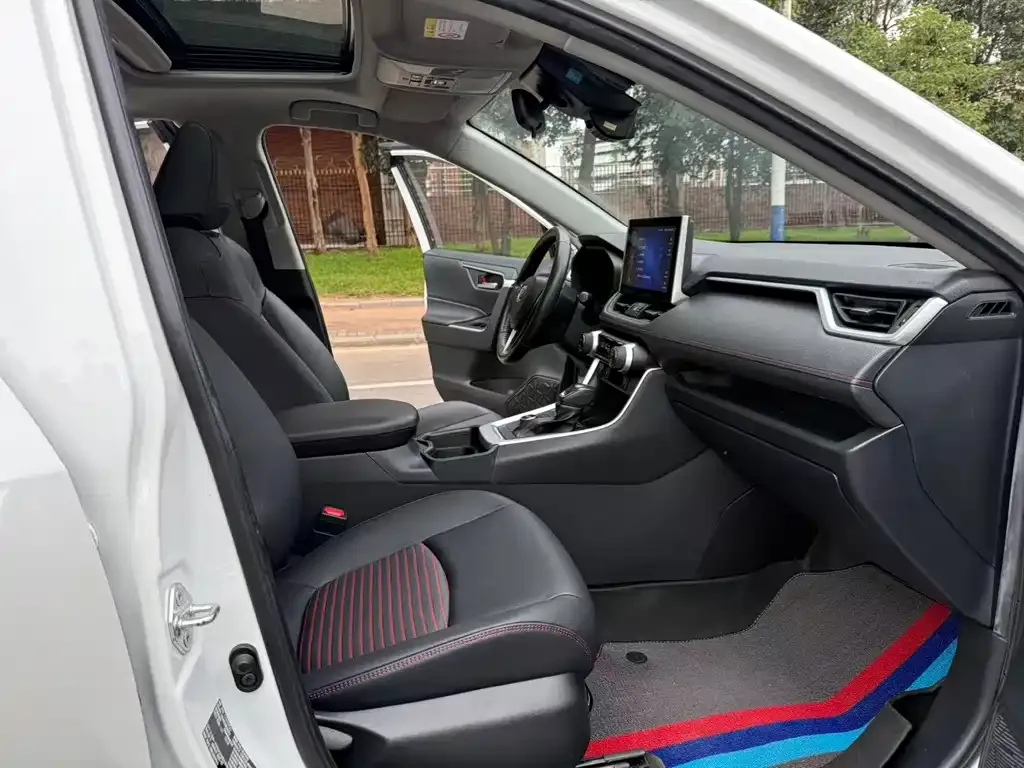 Toyota RAV4 2022 из CN, фото 9