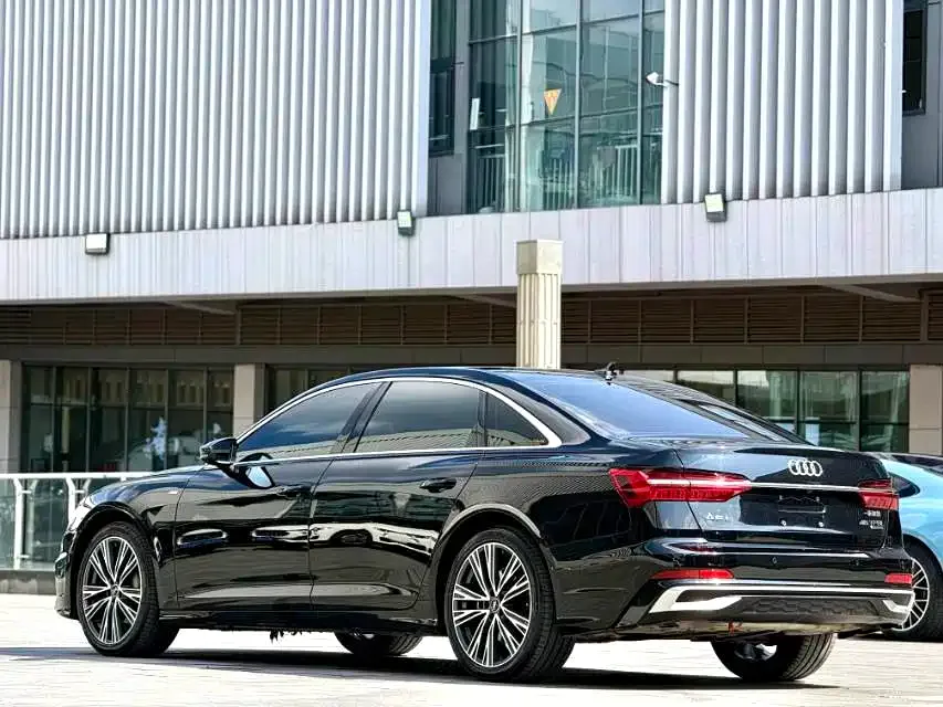 Audi A6L 2023 из CN, фото 10