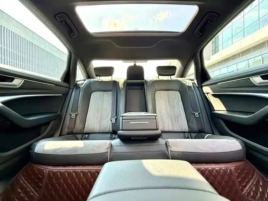 Audi A6L 2023 из CN, фото 6