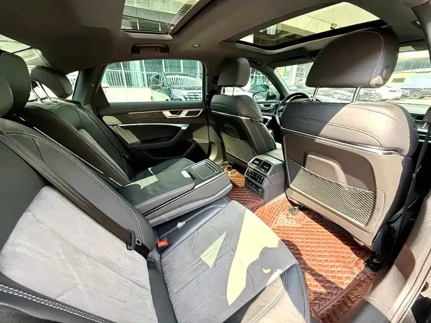 Audi A6L 2023 из CN, фото 8