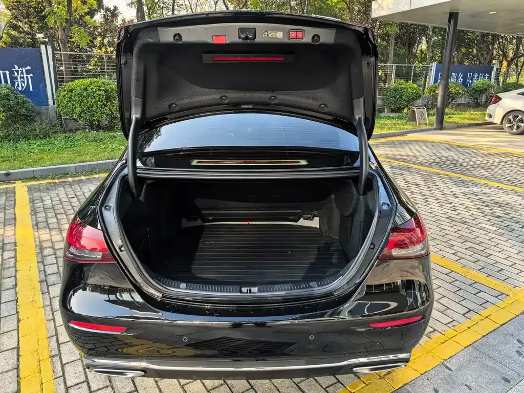 [object Object] E-Class 2023 из CN, фото 7