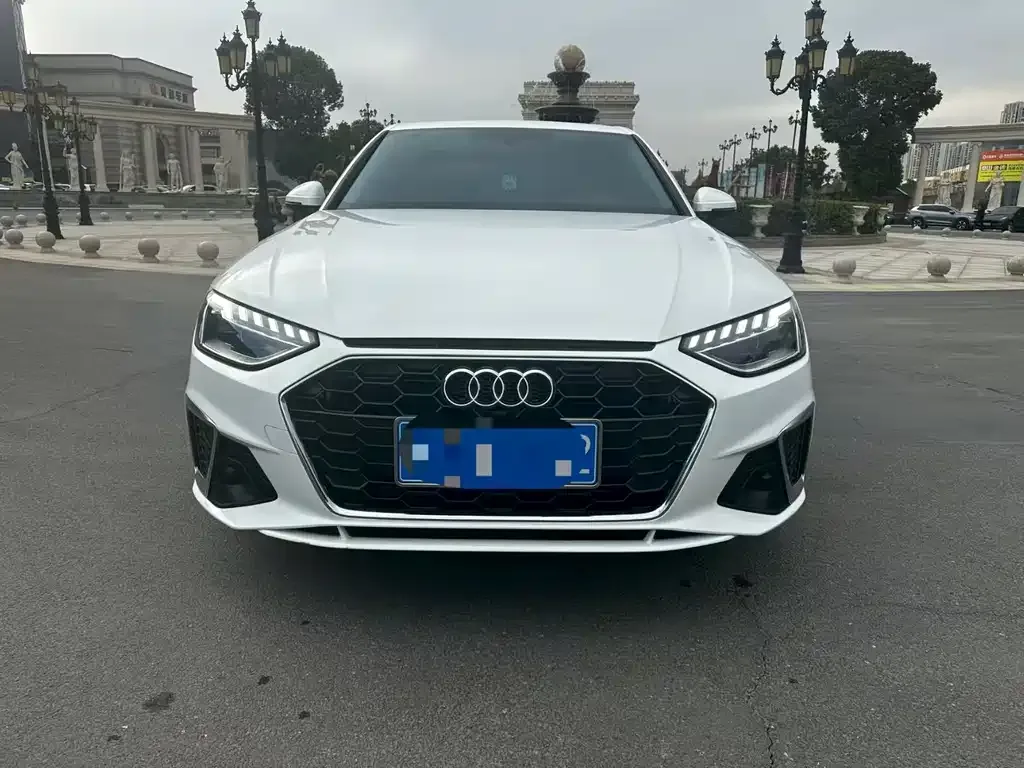 Audi A4L 2024 из CN, фото 2