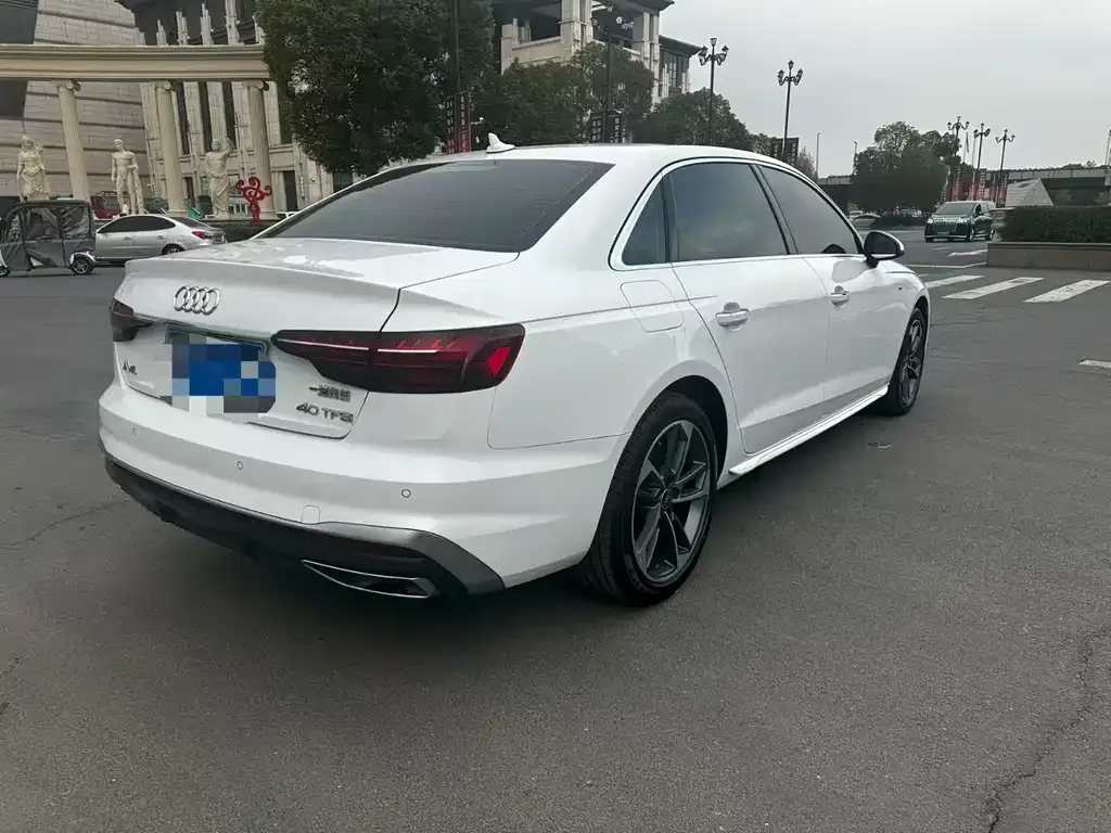 Audi A4L 2024 из CN, фото 9