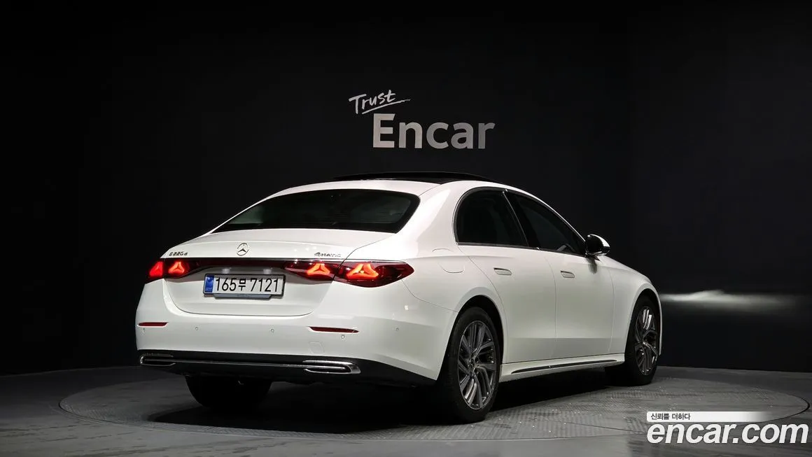 Mercedes-Benz E-Class 2024 из KR, фото 2