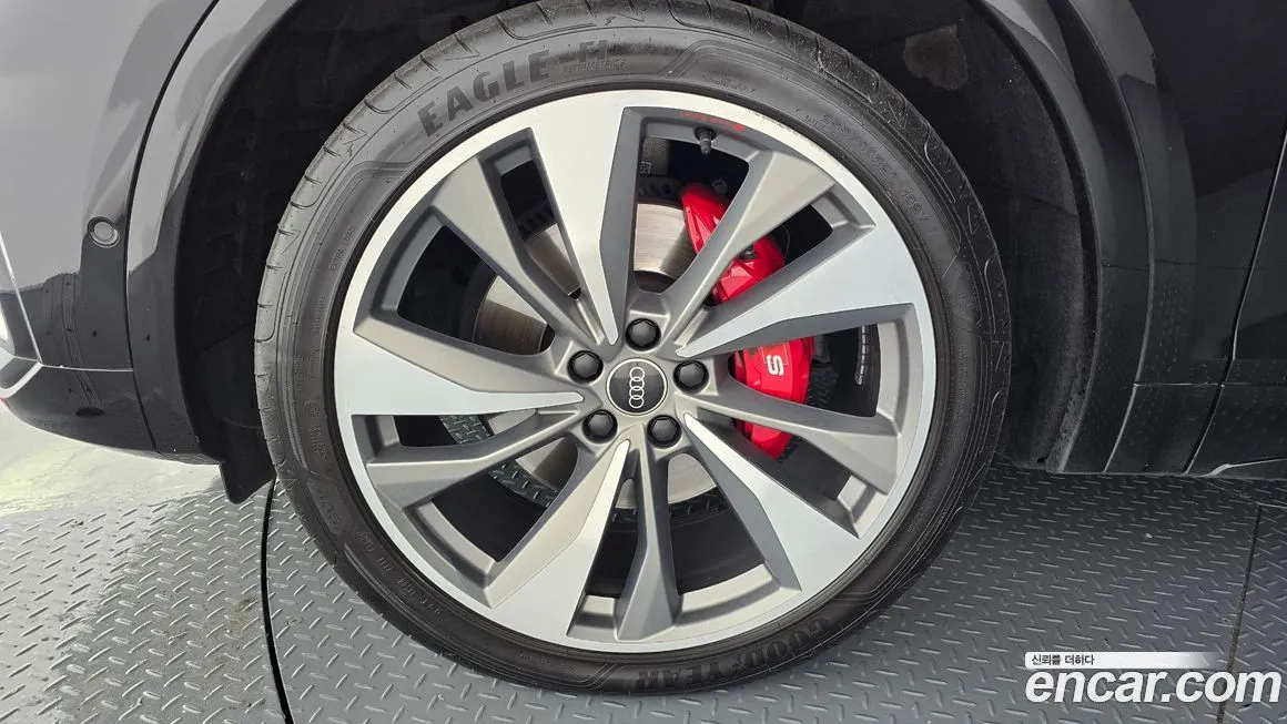 Audi SQ5 2022 из KR, фото 5