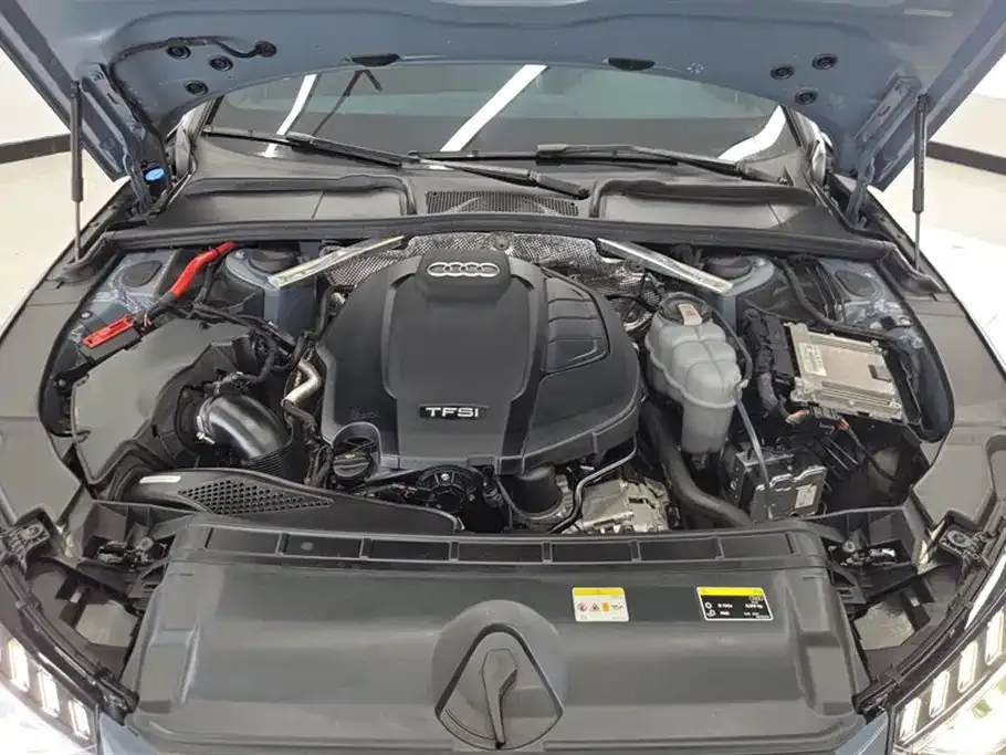 Audi A4L 2022 из CN, фото 10