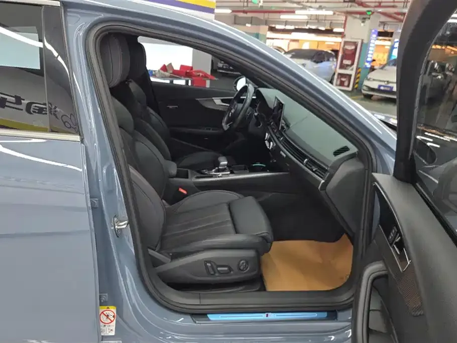Audi A4L 2022 из CN, фото 8