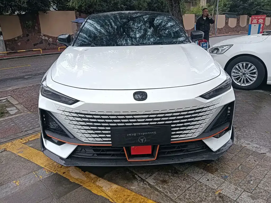 Changan UNI-V 2023 из CN, фото 2