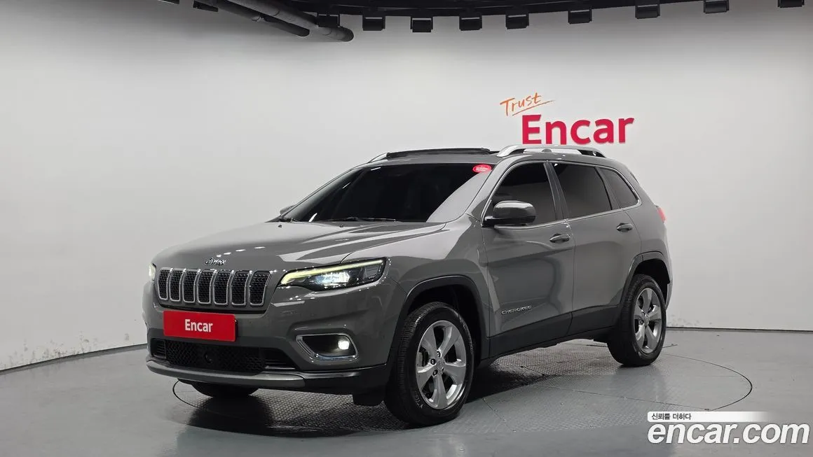 Jeep Cherokee — фото 1