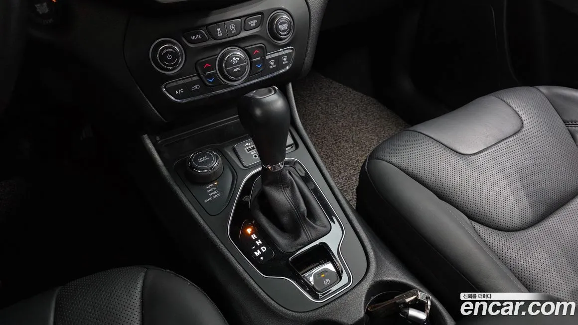 Jeep Cherokee — фото 9