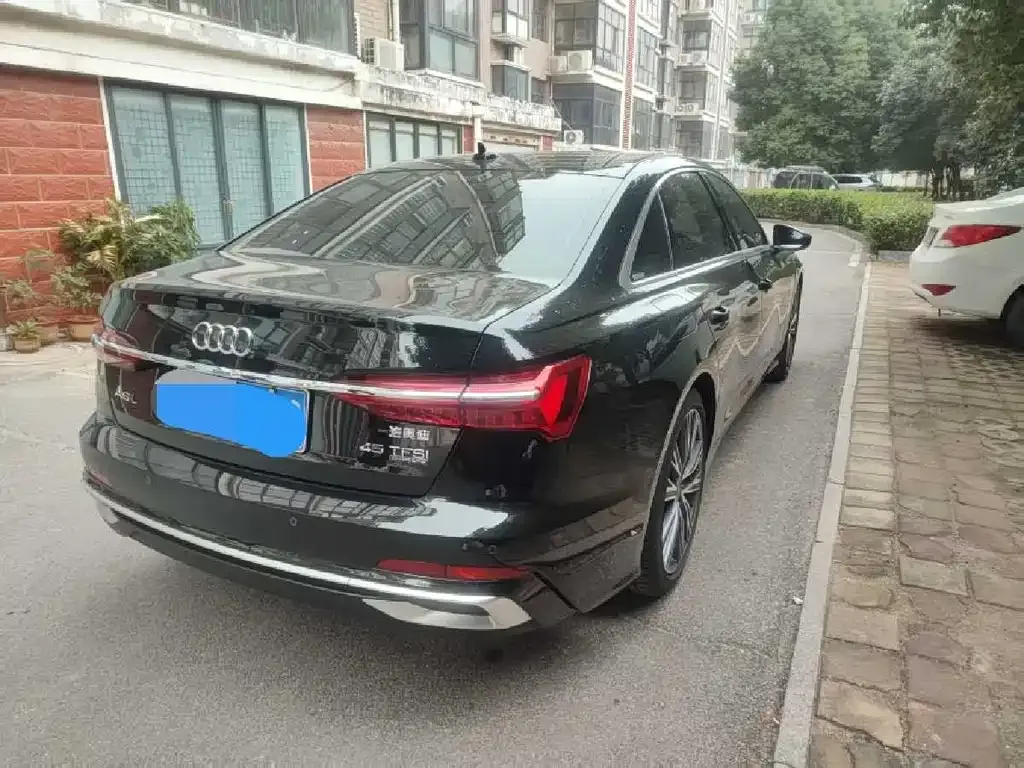 Audi A6L 2023 из CN, фото 3