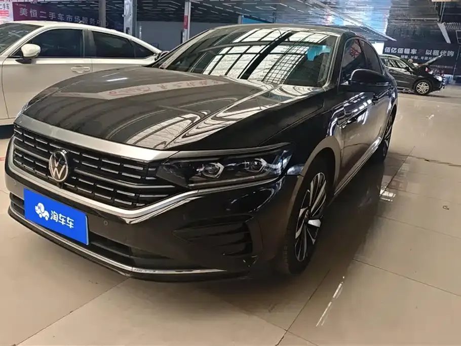 Volkswagen Passat — фото 1