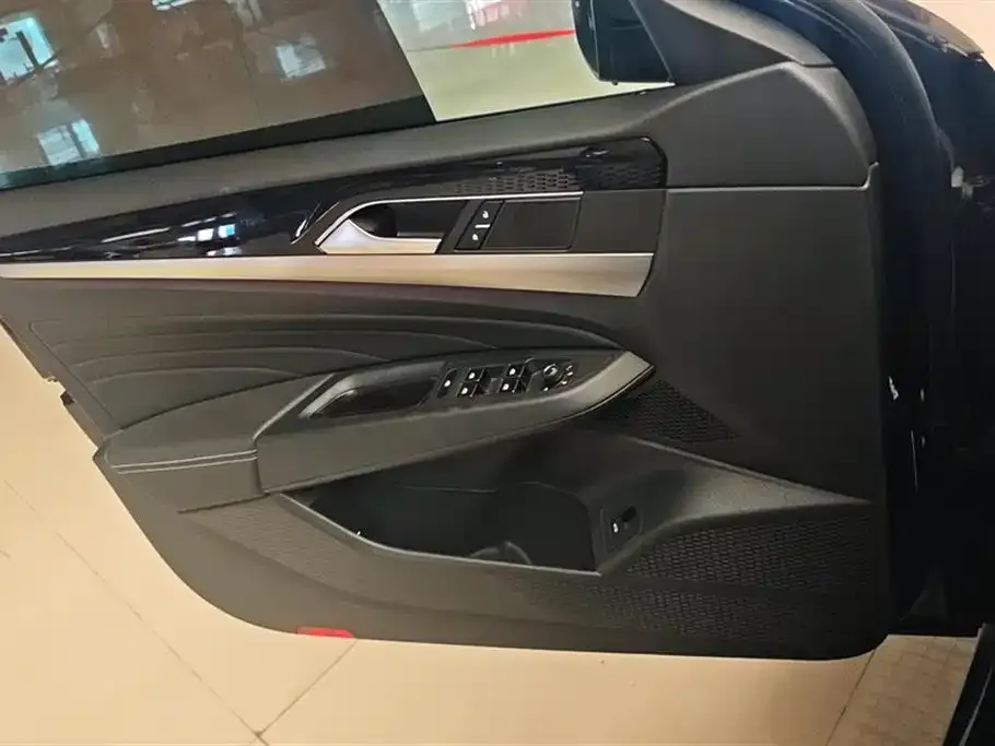 Volkswagen Passat — фото 7