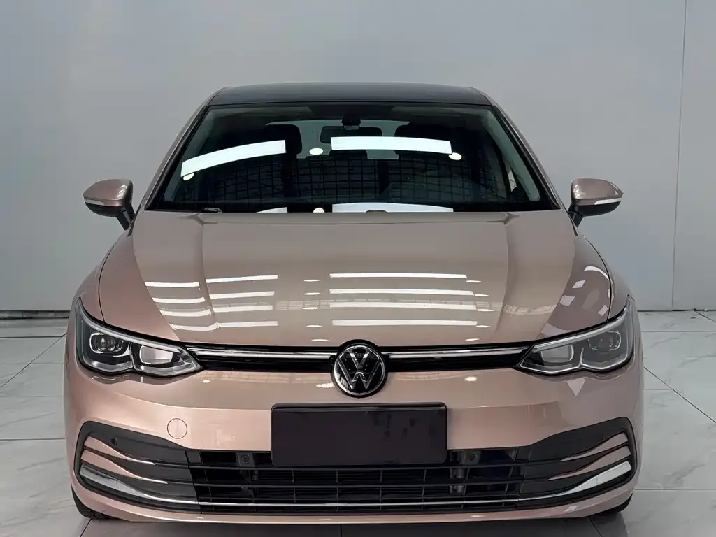 Volkswagen Golf 2021 из CN, фото 2