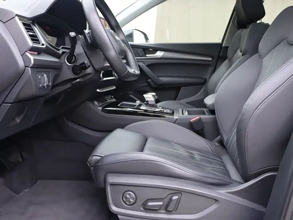 Audi Q5L 2021 из CN, фото 5