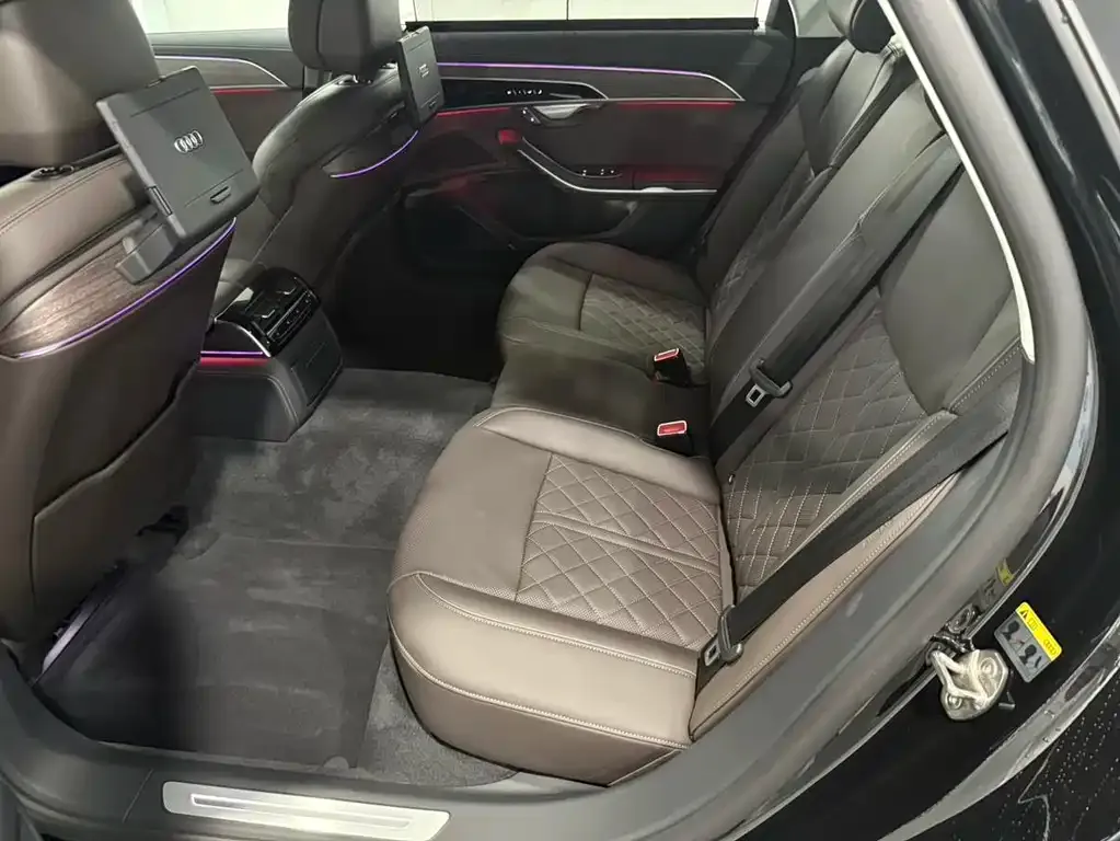 Audi A8 2024 из CN, фото 10
