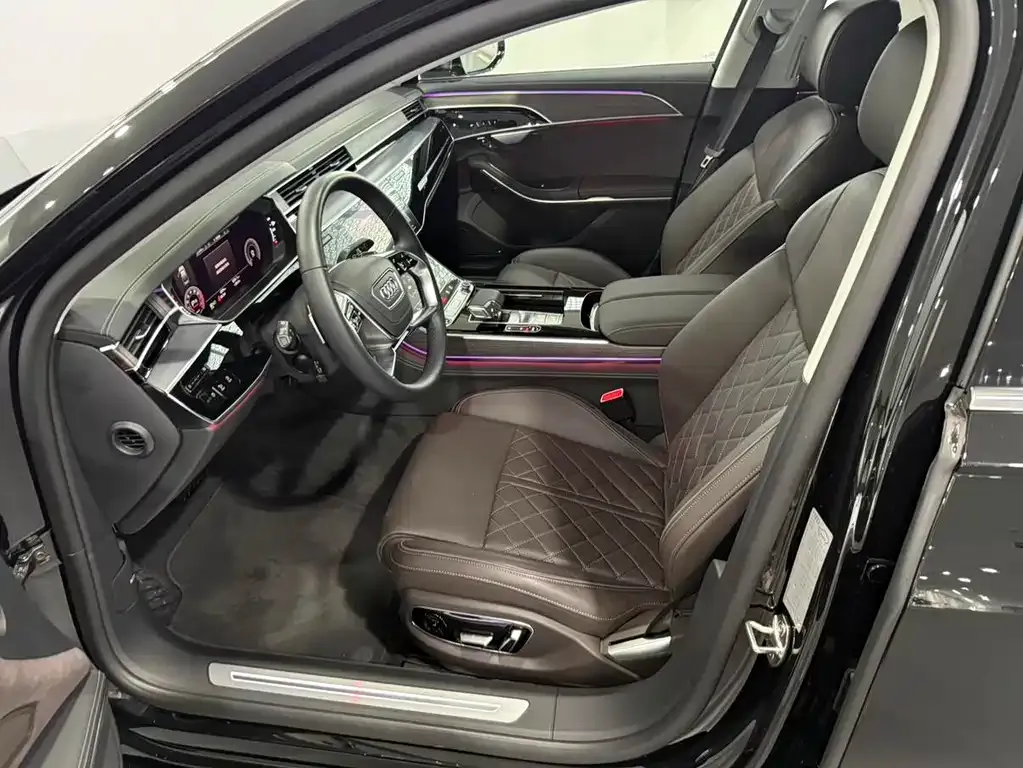 Audi A8 2024 из CN, фото 8