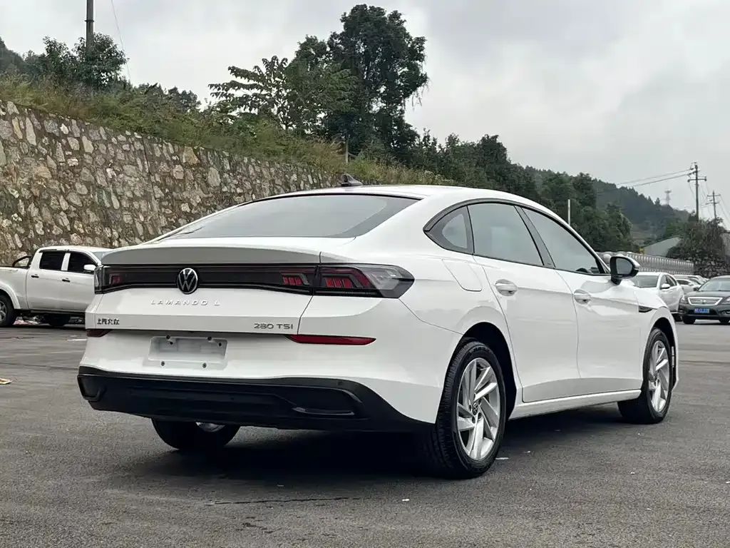Volkswagen Lamando 2023 из CN, фото 6