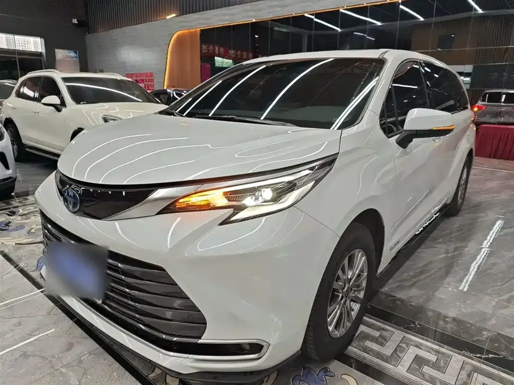 Toyota Sienna 2022 из CN, фото 1