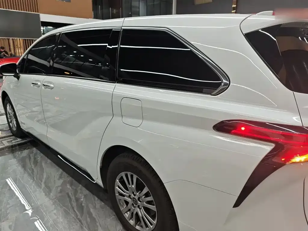 Toyota Sienna 2022 из CN, фото 5