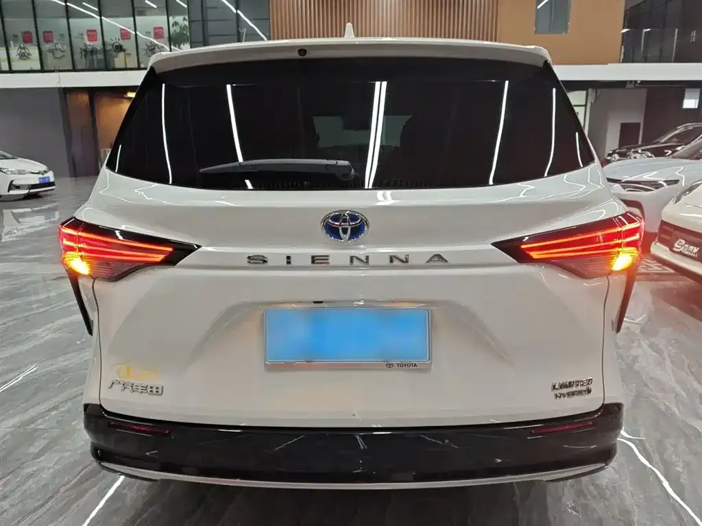 Toyota Sienna 2022 из CN, фото 6