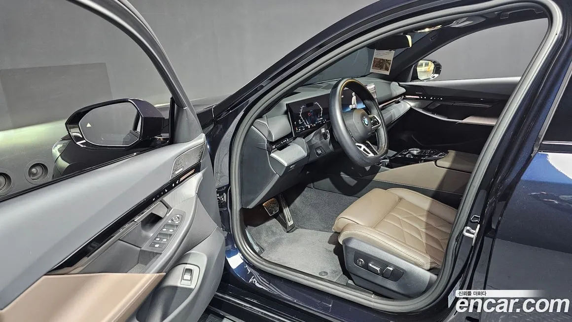 BMW 5-Series 2024 из KR, фото 10