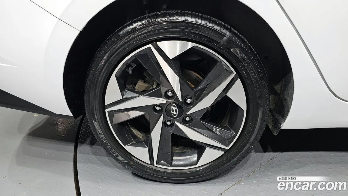 Hyundai AVANTE — фото 5