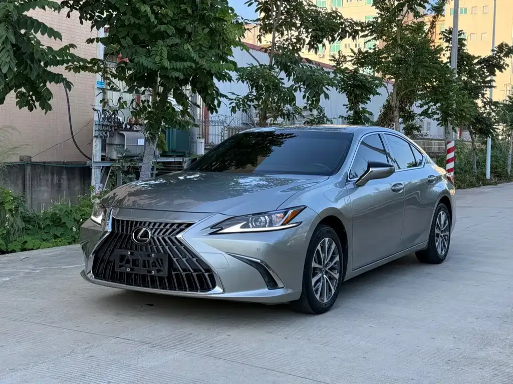 Lexus ES 2023 из CN, фото 1