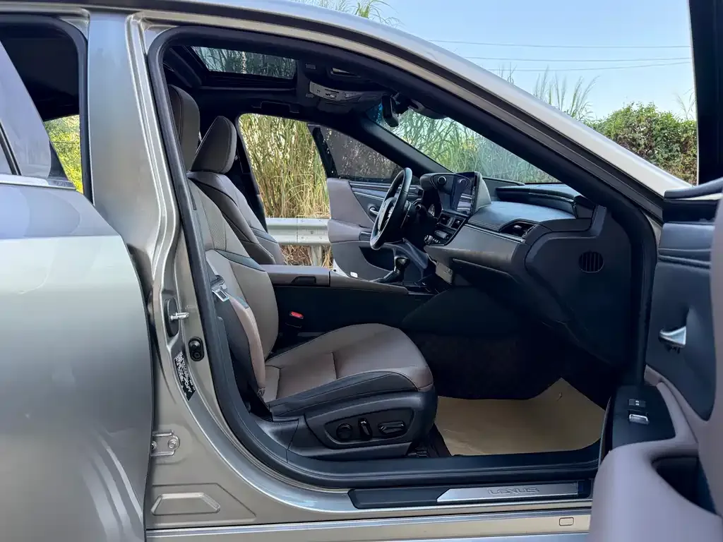 Lexus ES 2023 из CN, фото 10