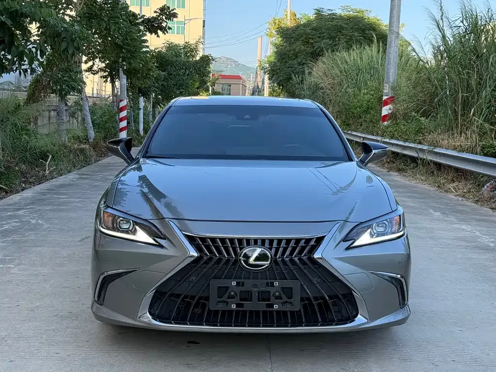 Lexus ES 2023 из CN, фото 2