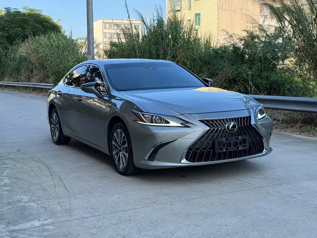 Lexus ES 2023 из CN, фото 3