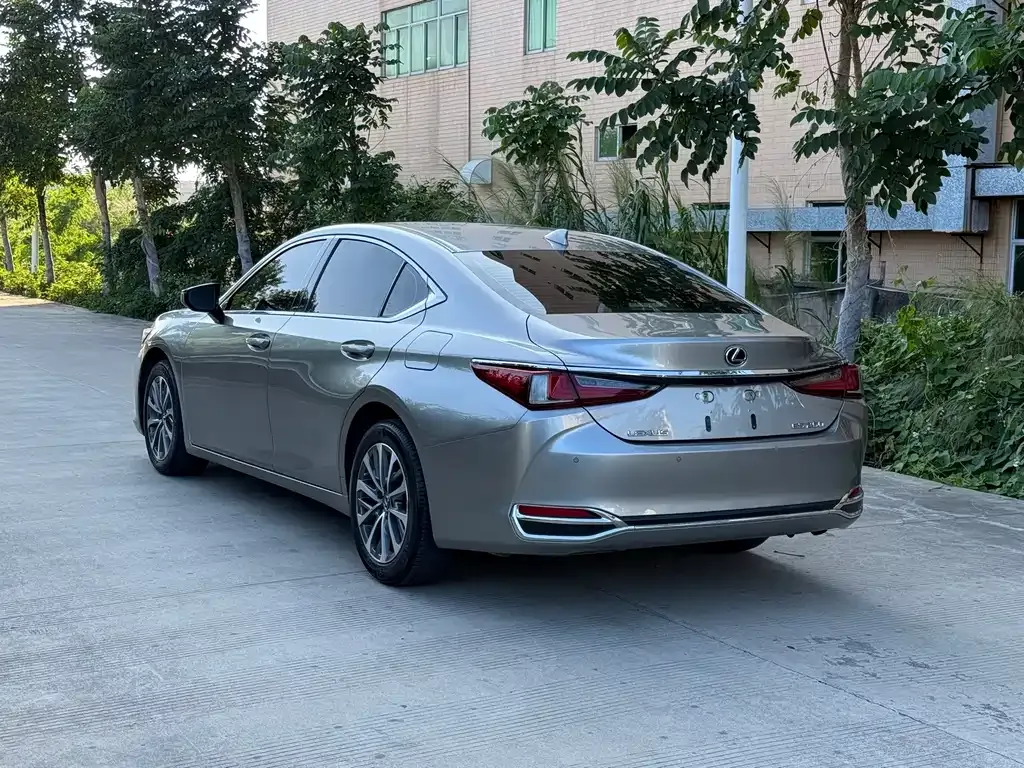 Lexus ES 2023 из CN, фото 4