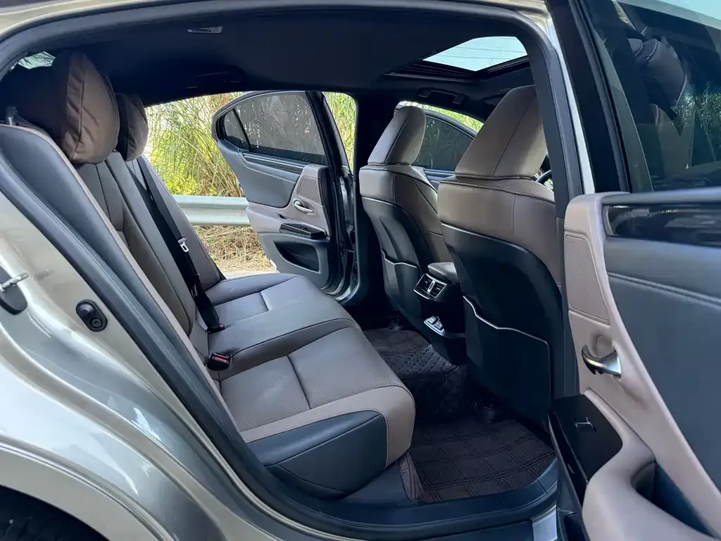 Lexus ES 2023 из CN, фото 8