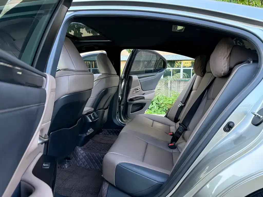 Lexus ES 2023 из CN, фото 9
