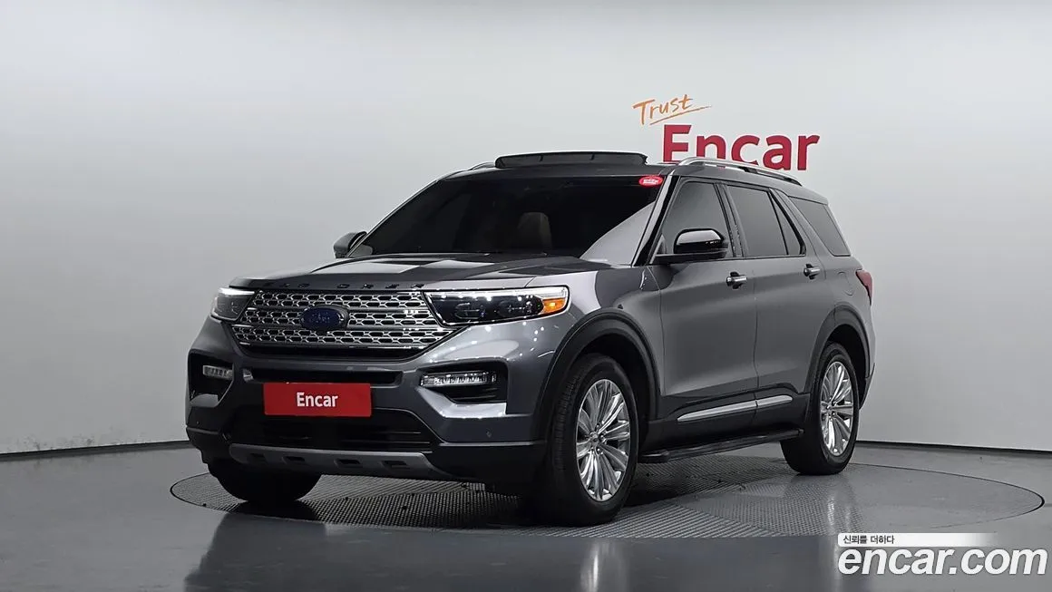 Ford Explorer — фото 1
