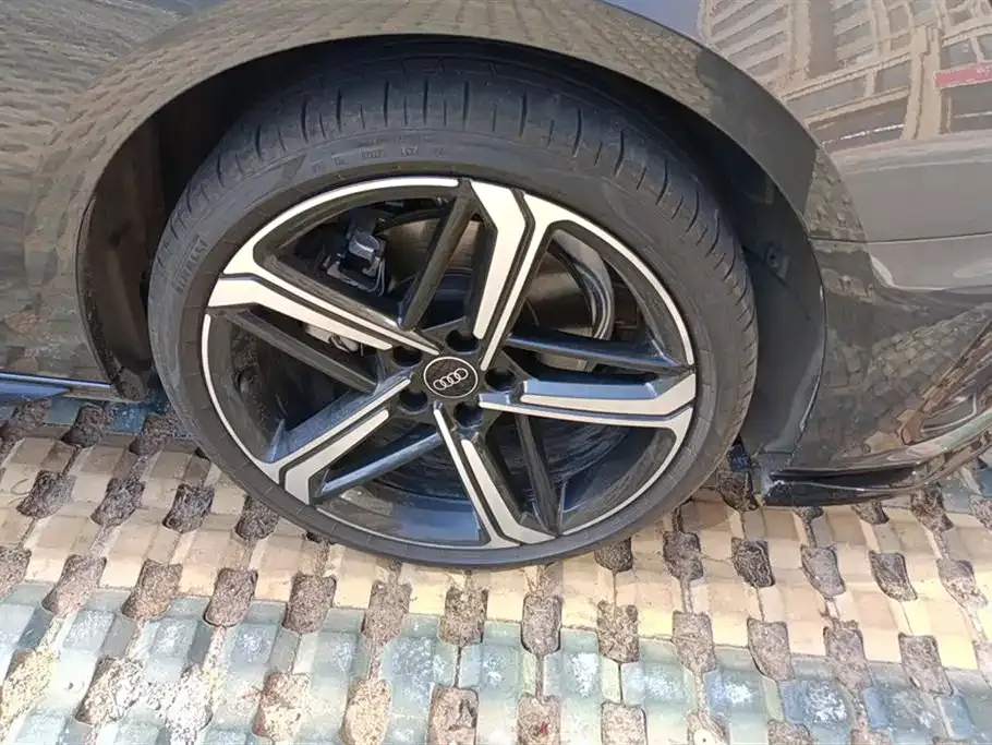 Audi A4L 2024 из CN, фото 6