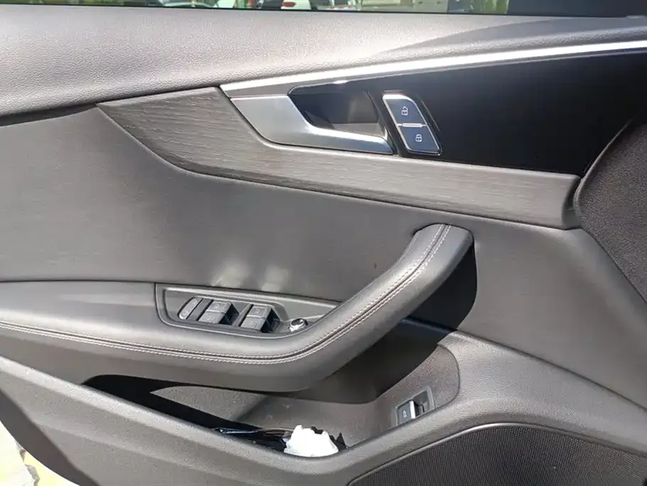 Audi A4L 2024 из CN, фото 7