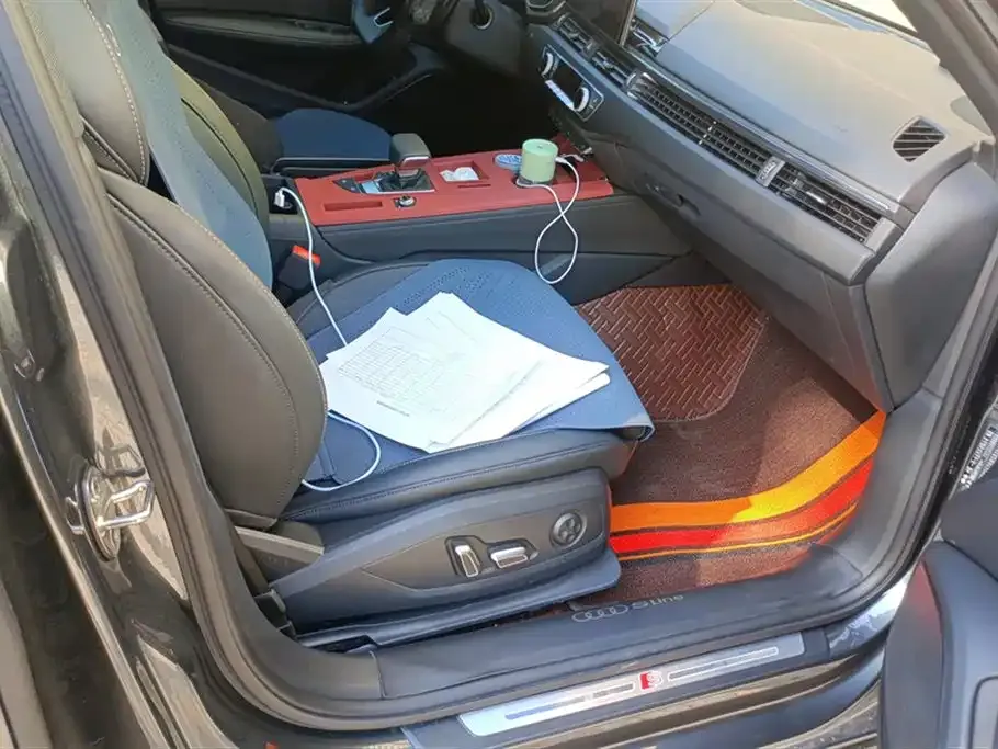 Audi A4L 2024 из CN, фото 8