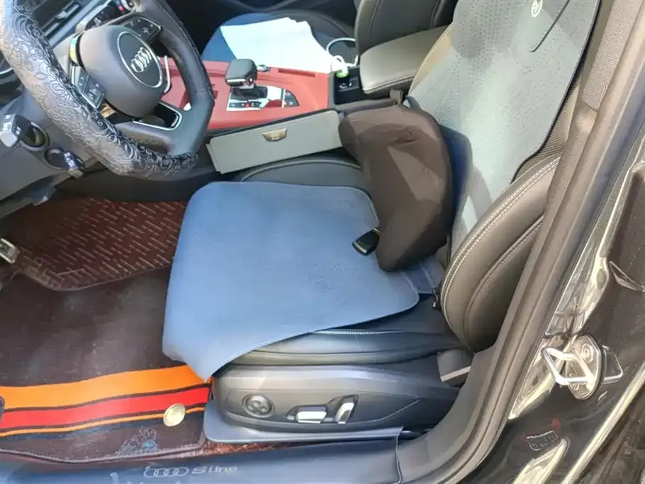 Audi A4L 2024 из CN, фото 9