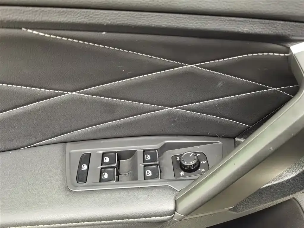 Volkswagen Tiguan L 2023 из CN, фото 9