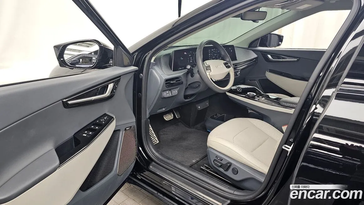 Kia EV6 2023 из KR, фото 10