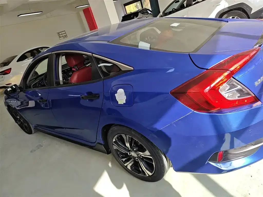 Honda Civic — фото 5