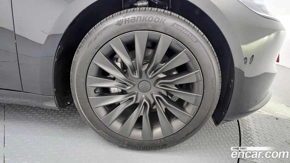 Tesla Model 3 2025 из KR, фото 5