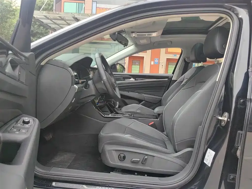 Volkswagen Passat 2023 из CN, фото 5