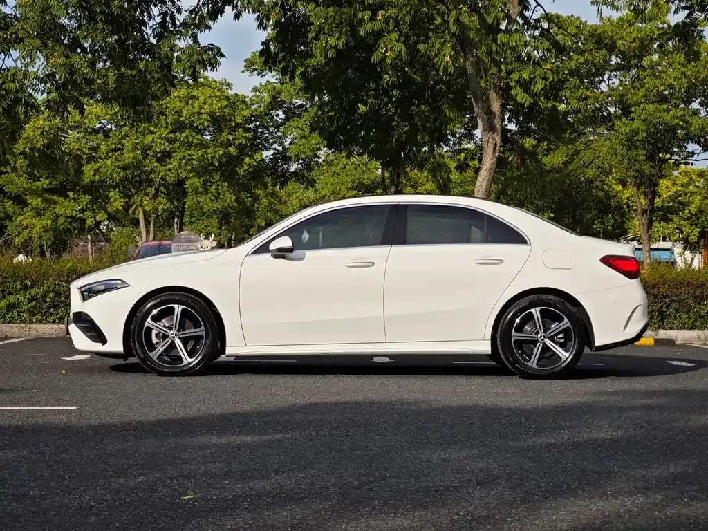 Mercedes-Benz A-Class 2024 из CN, фото 2