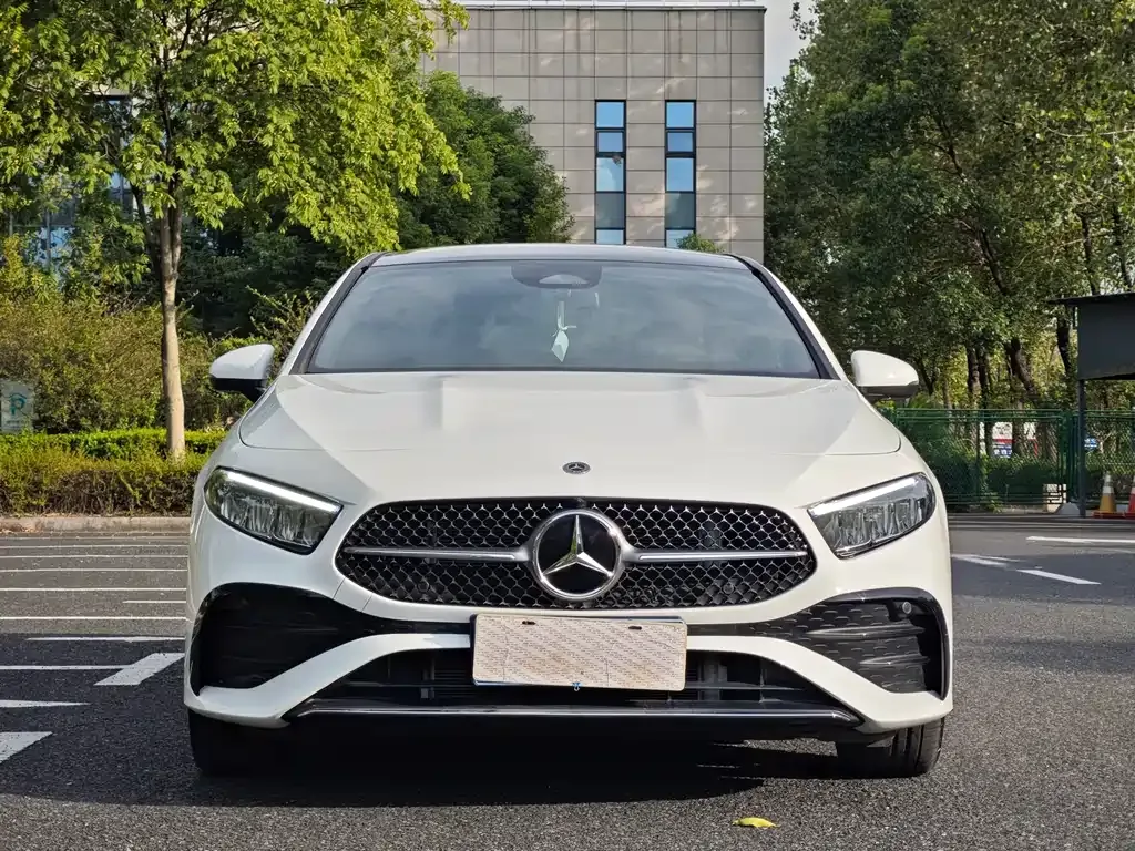 Mercedes-Benz A-Class 2024 из CN, фото 4