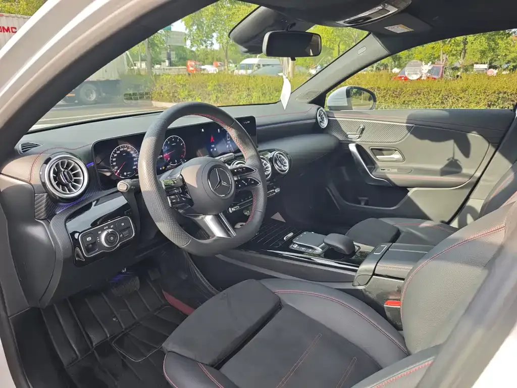 Mercedes-Benz A-Class 2024 из CN, фото 5