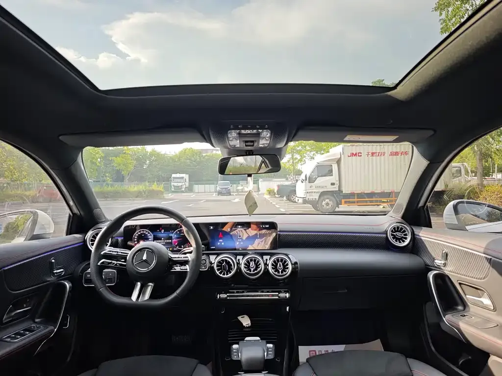 Mercedes-Benz A-Class 2024 из CN, фото 8